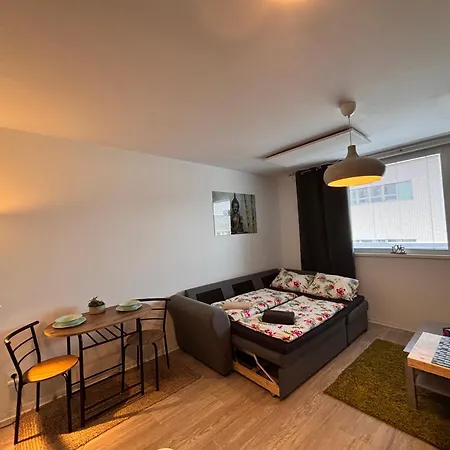 Apartament Krasny Utulny S Balkonom A Parkovanim!