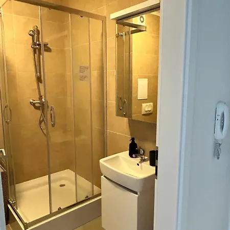 Krasny Utulny S Balkonom A Parkovanim! Lejlighed Bratislava